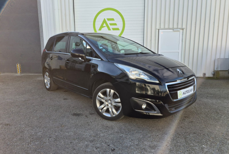 Peugeot 5008 I PHASE 2 1.6 HDi 115CV ALLURE * TOIT PANORAMIQUE * ATTELAGE * 7 PLACES * FULL OPTIONS
