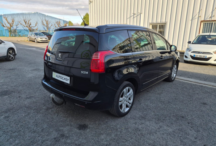 Peugeot 5008 I PHASE 2 1.6 HDi 115CV ALLURE * TOIT PANORAMIQUE * ATTELAGE * 7 PLACES * FULL OPTIONS