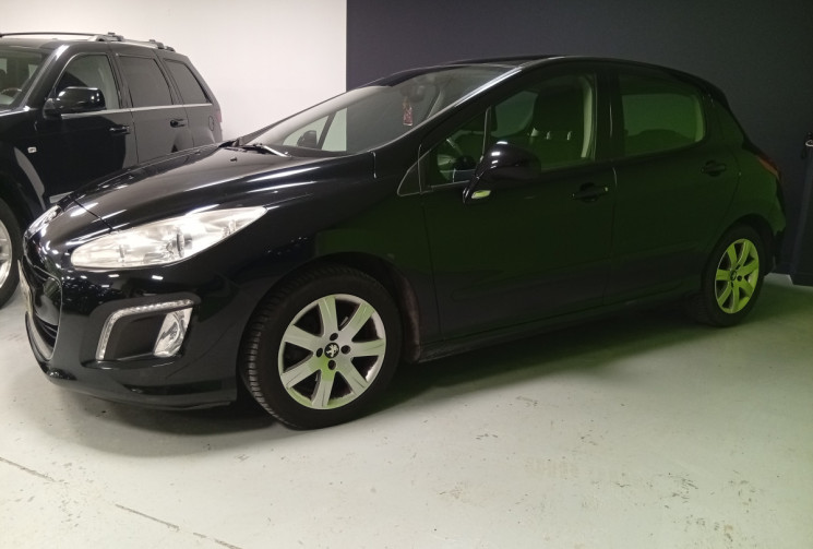 Peugeot 308 1.6 l  112 cv PREMIUM (Toit panoramique)