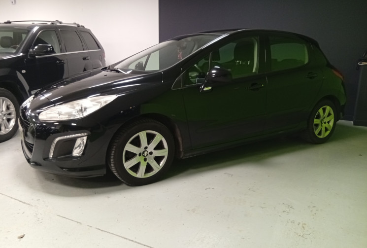 Peugeot 308 1.6 l  112 cv PREMIUM (Toit panoramique)