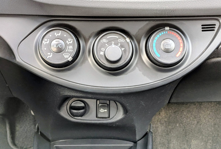 Toyota Yaris 3 PHASE 2 1.0 VVTI 69 TENDANCE / CHAINE DE DISTRIBUTION / 97807 KM / GARANTIE 12 MOIS