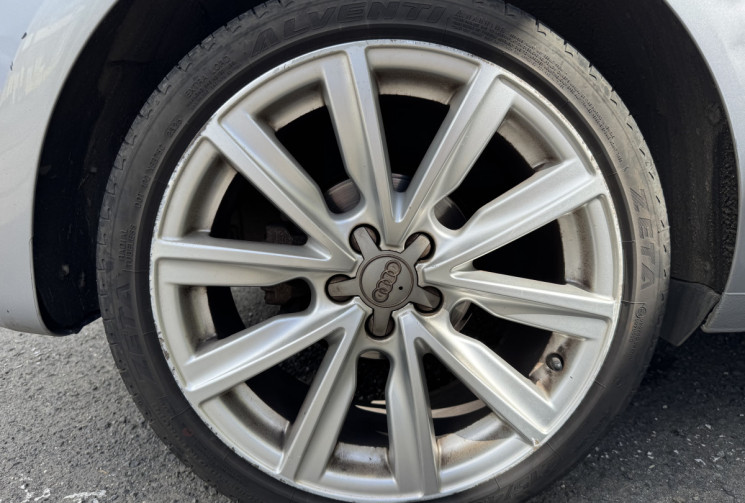 Audi A1 SPORTBACK I Phase 2 3 Portes 1.4 TDI 12V S-Tronic AMBITION LUXE 90 cv Boîte automatique