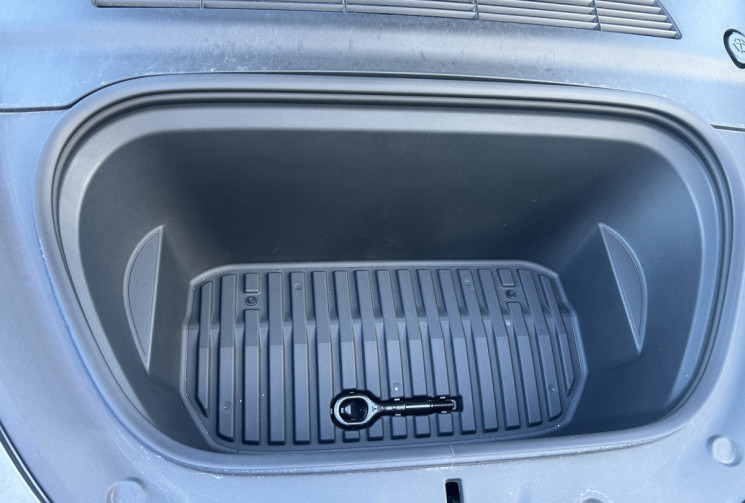 Tesla Model Y Standard 299 Propulsion 1°main / Sièges chauffants / Coffre électrique / GPS