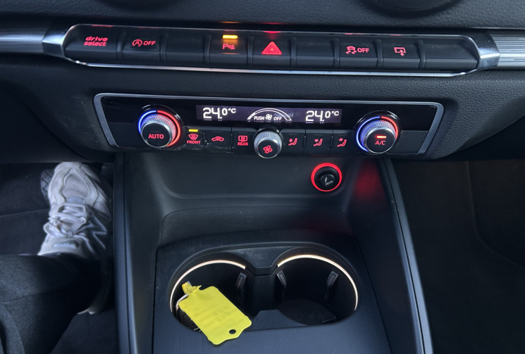 Audi A3 SPORTBACK (III) 1.8 TFSI 180 Ch AMBITION LUXE S TRONIC 7 * TOIT OUVRANT * CAMERA