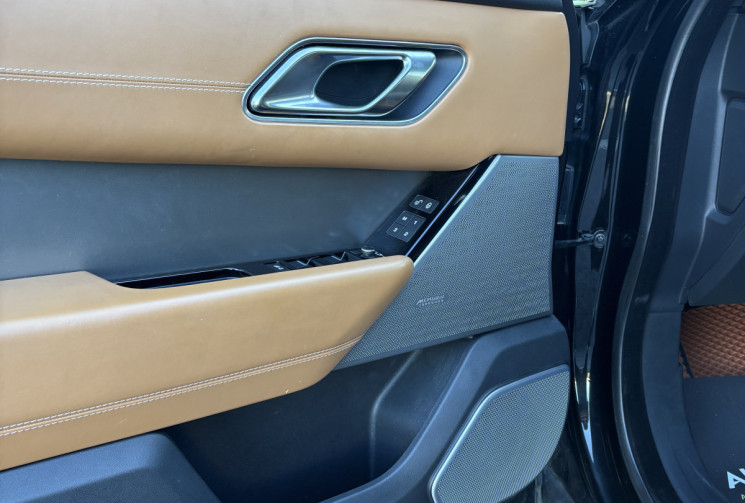 Land-Rover Range Rover Velar 2.0 D 240 R-Dynamic /Toit ouvrant panoramique/Carplay