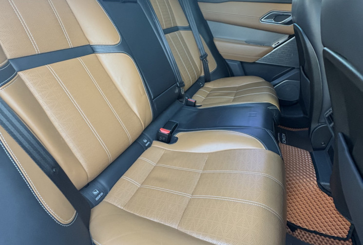 Land-Rover Range Rover Velar 2.0 D 240 R-Dynamic /Toit ouvrant panoramique/Carplay