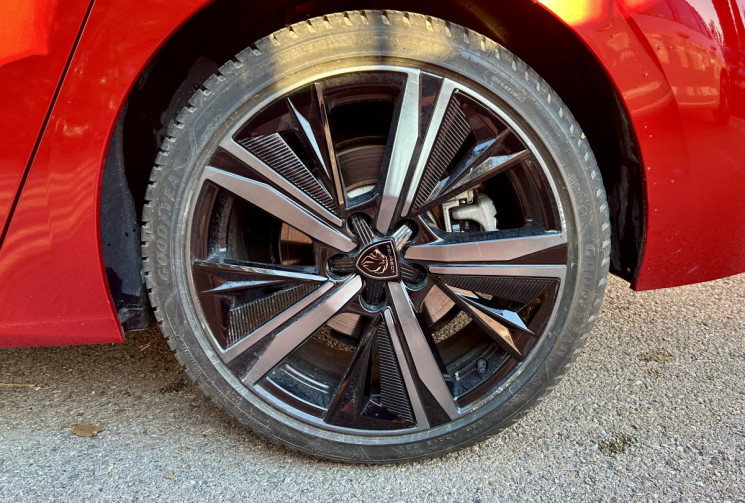 Peugeot 308 GT PACK 225cv / Super état / Révisée / Hybride rechargeable 