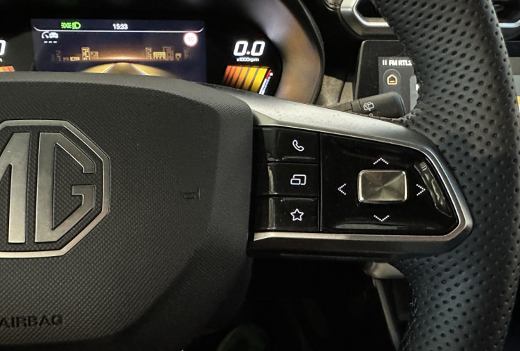 MG ZS Hybrid+ 197 ch LUXURY Garantie constructeur 7 ans ou 150 000 km