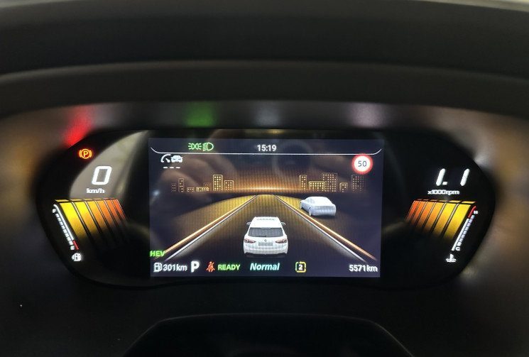 MG ZS Hybrid+ 197 ch LUXURY Garantie constructeur 7 ans ou 150 000 km