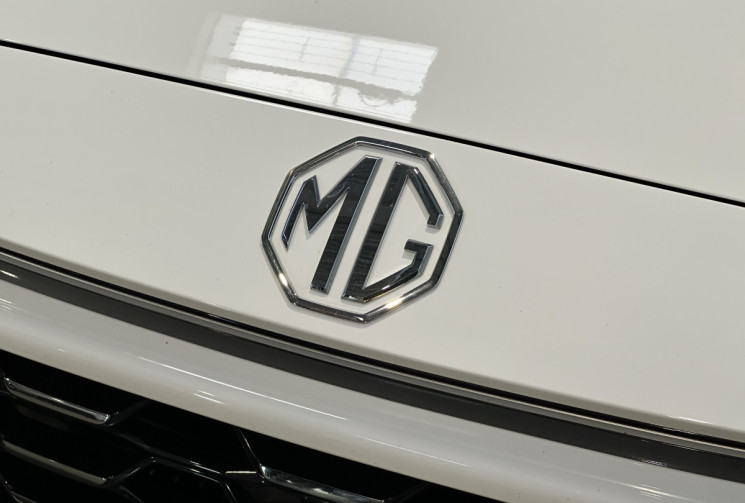 MG ZS Hybrid+ 197 ch LUXURY Garantie constructeur 7 ans ou 150 000 km