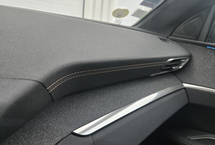 Peugeot 3008 II 1.6 BlueHDi EAT6 S&S 120 cv gt line * DISTRIBUTION NEUVE * CARPLAY * TOIT OUVRANT*  