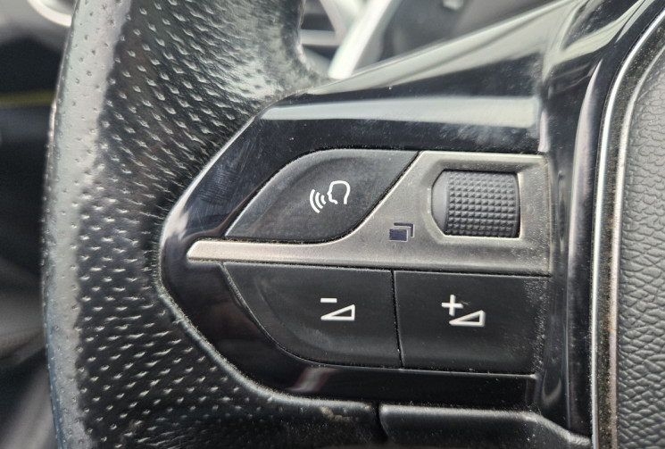 Peugeot 3008 II 1.6 BlueHDi EAT6 S&S 120 cv gt line * DISTRIBUTION NEUVE * CARPLAY * TOIT OUVRANT*  