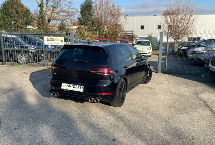Volkswagen Golf VII R / 2.0 / 300 CH 
