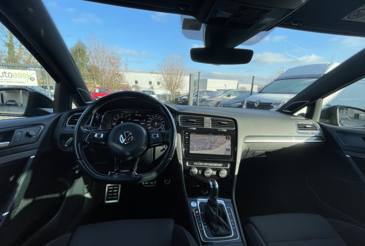 Volkswagen Golf VII R / 2.0 / 300 CH 