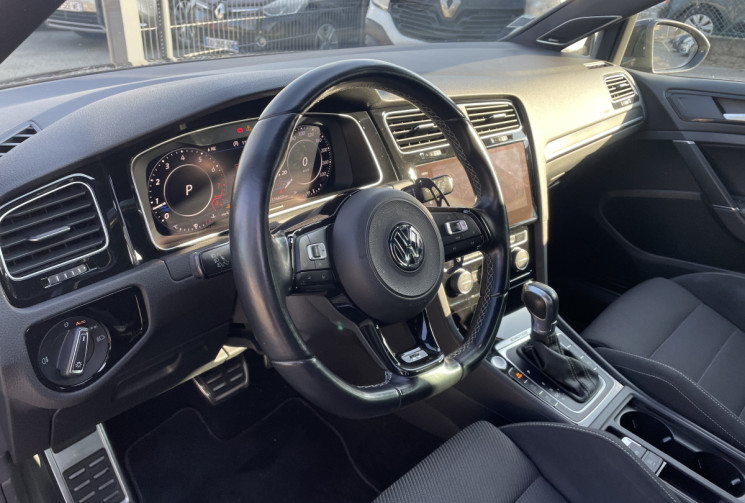 Volkswagen Golf VII R / 2.0 / 300 CH 