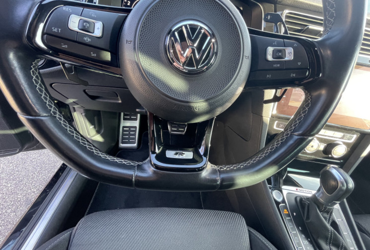 Volkswagen Golf VII R / 2.0 / 300 CH 