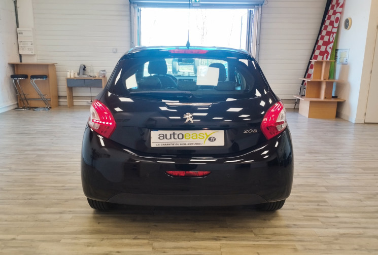 Peugeot 208 1.2 VTi Street 5p 82ch