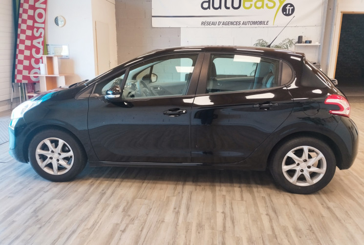 Peugeot 208 1.2 VTi Street 5p 82ch