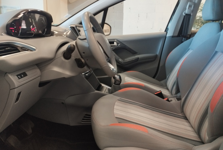 Peugeot 208 1.2 VTi Street 5p 82ch