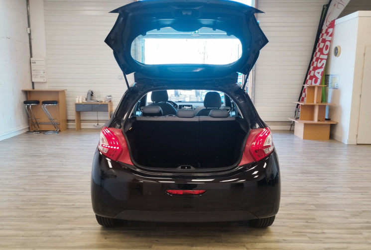 Peugeot 208 1.2 VTi Street 5p 82ch