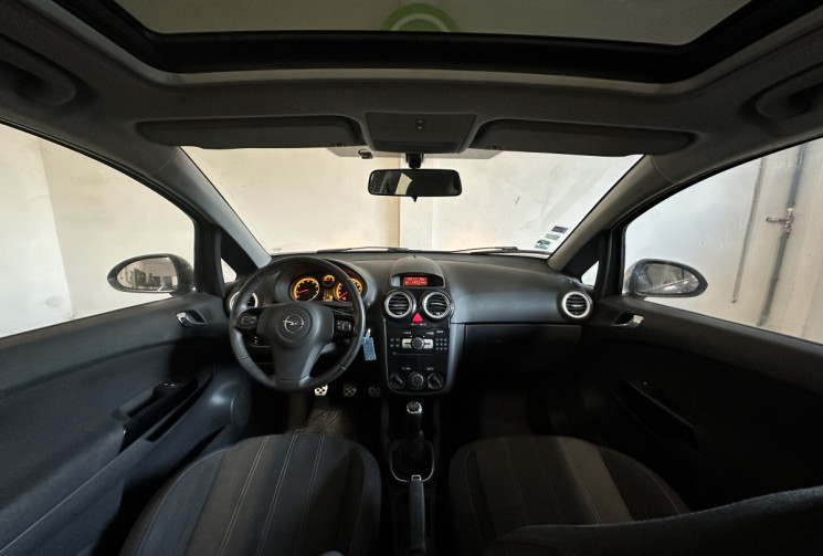 Opel Corsa 1.4 Twinport Cosmo 3p