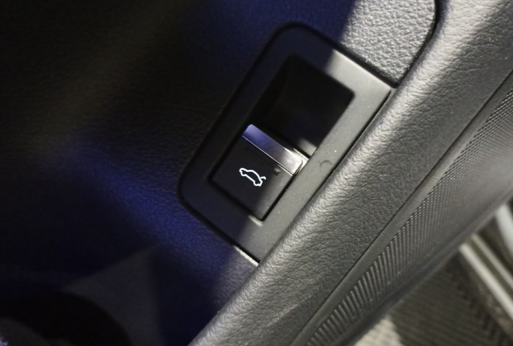 Audi A6 Avant TDI 204 ch S line S tronic 7 / entretien complet / attelage / toit ouvrant