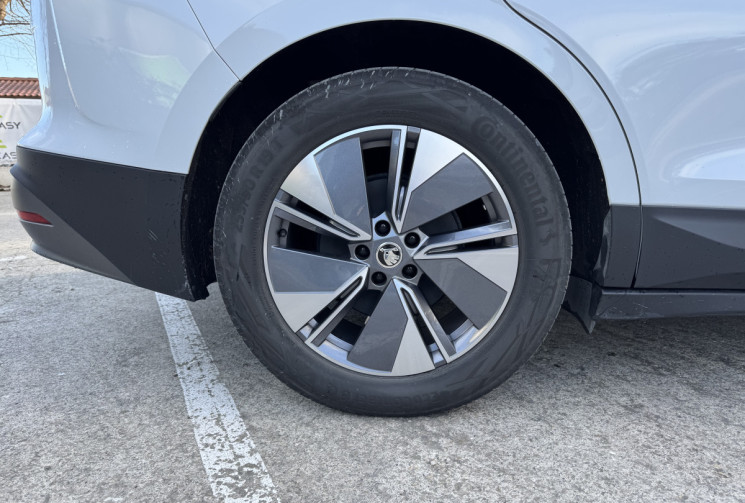 Skoda Enyaq IV 82 KWH - Toit ouvrant - keyless- sièges chauffants