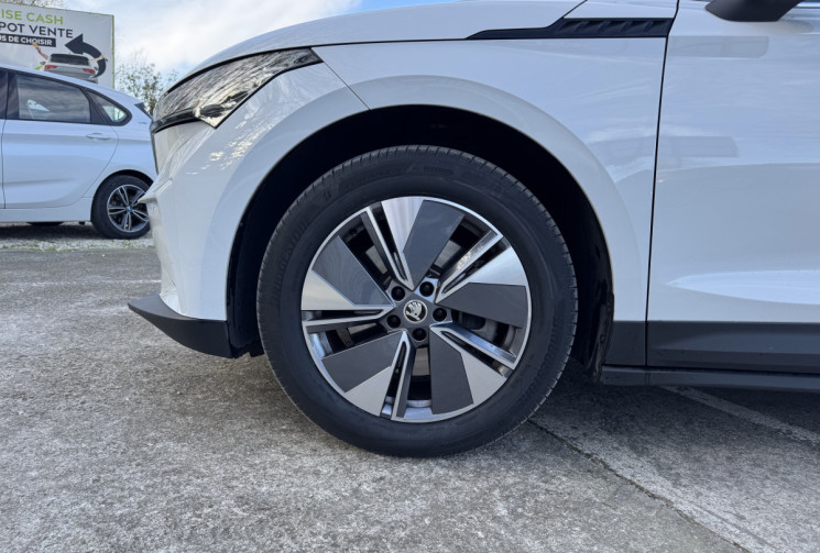 Skoda Enyaq IV 82 KWH - Toit ouvrant - keyless- sièges chauffants