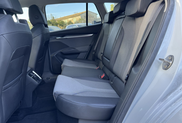 Skoda Enyaq IV 82 KWH - Toit ouvrant - keyless- sièges chauffants