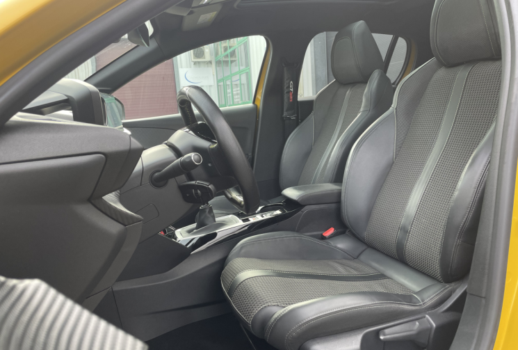 Peugeot 208 1.5 BlueHDi 100Ch GT LINE*Toit Panoramique*Camera 360*Entretien complet*