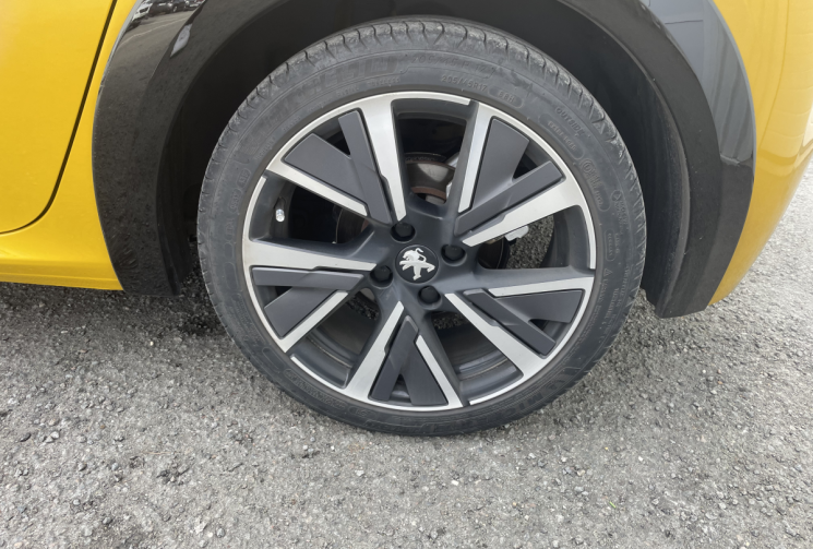 Peugeot 208 1.5 BlueHDi 100Ch GT LINE*Toit Panoramique*Camera 360*Entretien complet*