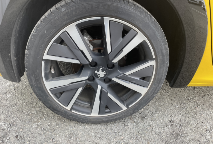 Peugeot 208 1.5 BlueHDi 100Ch GT LINE*Toit Panoramique*Camera 360*Entretien complet*