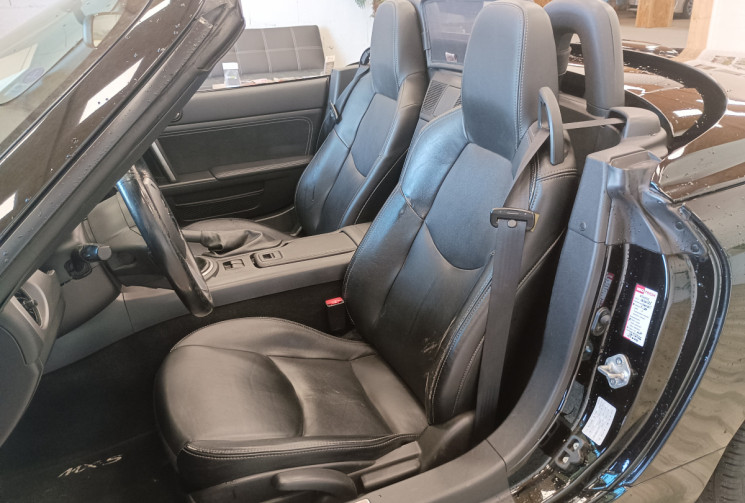 Mazda MX-5 III (NC) CC 1.8 i 16V 126 cv CABRIOLET