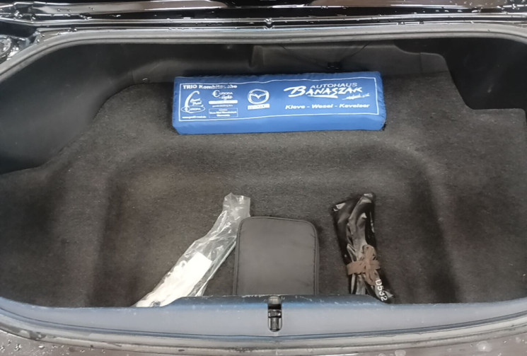 Mazda MX-5 III (NC) CC 1.8 i 16V 126 cv CABRIOLET