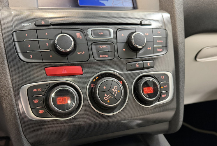 Citroën C4 1.6 e-HDi110 BVA Exclusive + Attelage / Première main