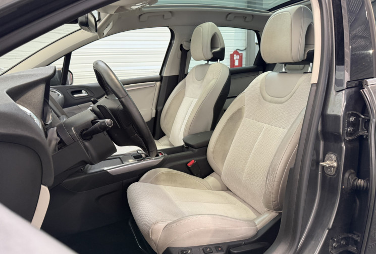 Citroën C4 1.6 e-HDi110 BVA Exclusive + Attelage / Première main