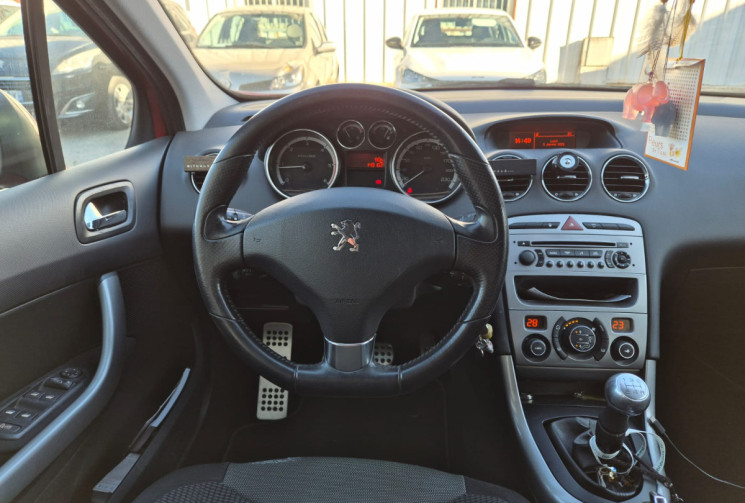 Peugeot 308 1.6 HDi 8V FAP Blue Lion 92 CV * DISTRIBUTION + EMBRAYGE FAIT * BT * CARNET COMPLET