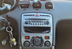 Peugeot 308 1.6 HDi 8V FAP Blue Lion 92 CV * DISTRIBUTION + EMBRAYGE FAIT * BT * CARNET COMPLET