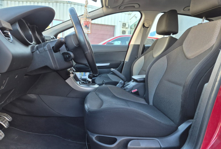 Peugeot 308 1.6 HDi 8V FAP Blue Lion 92 CV * DISTRIBUTION + EMBRAYGE FAIT * BT * CARNET COMPLET