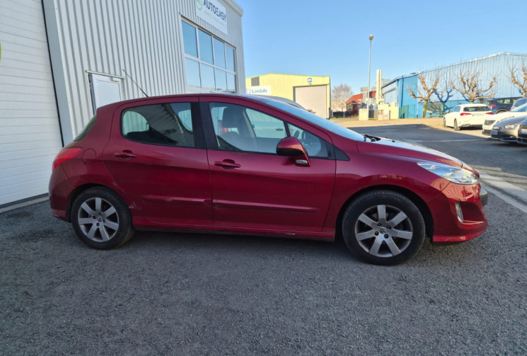 Peugeot 308 1.6 HDi 8V FAP Blue Lion 92 CV * DISTRIBUTION + EMBRAYGE FAIT * BT * CARNET COMPLET