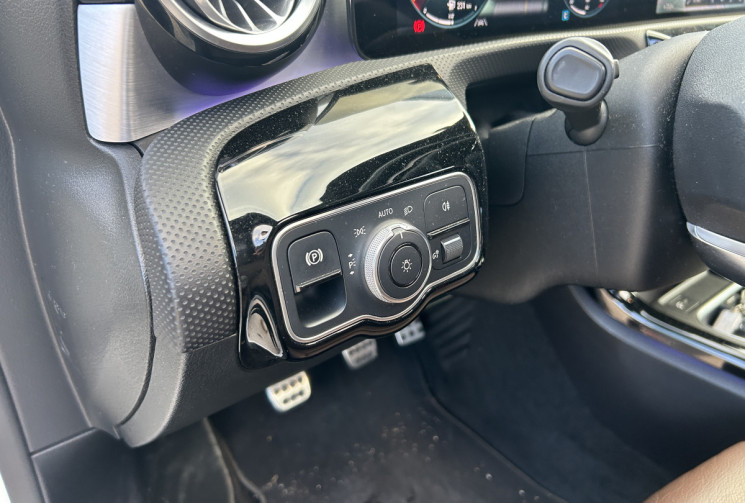 Mercedes Classe A IV 160 109 Ch AMG LINE * PACK PREMIUM PLUS * TOIT OUVRANT 