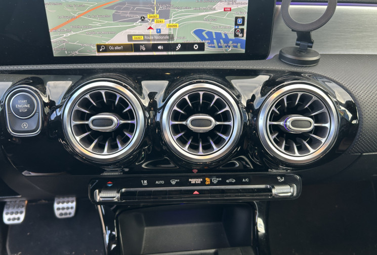 Mercedes Classe A IV 160 109 Ch AMG LINE * PACK PREMIUM PLUS * TOIT OUVRANT 