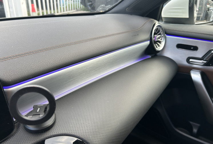 Mercedes Classe A IV 160 109 Ch AMG LINE * PACK PREMIUM PLUS * TOIT OUVRANT 