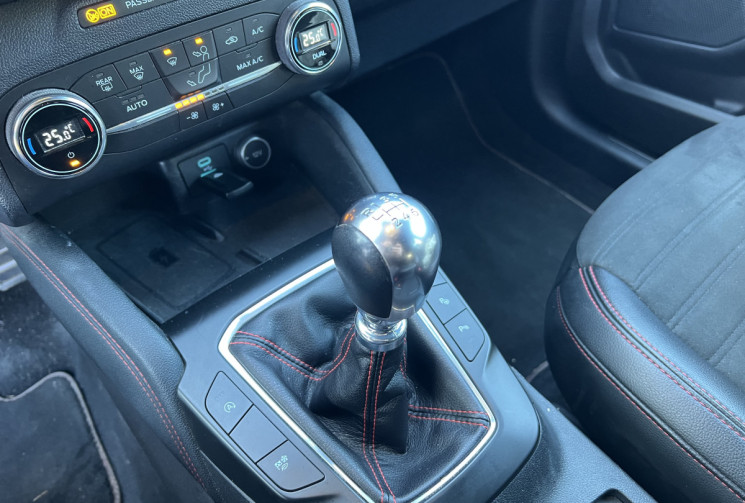 Ford Kuga  2.0 Ecoblue 150 mHEV ST-Line X / Bang & Olufsen / Caméra / Carplay / Keyless