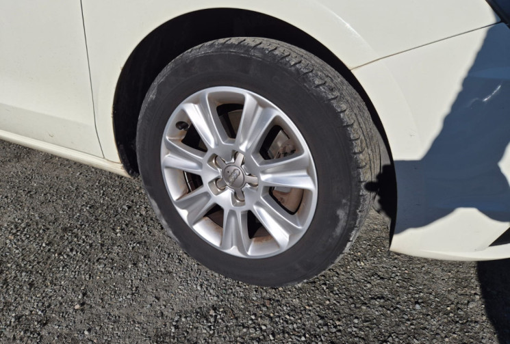 Audi A1 1.6 TDI 105 CH  AMBITION * DISTRIBUTION OK * CLIM