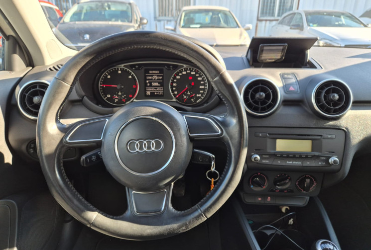 Audi A1 1.6 TDI 105 CH  AMBITION * DISTRIBUTION OK * CLIM