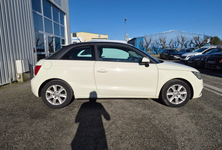 Audi A1 1.6 TDI 105 CH  AMBITION * DISTRIBUTION OK * CLIM