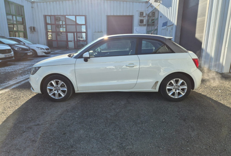 Audi A1 1.6 TDI 105 CH  AMBITION * DISTRIBUTION OK * CLIM