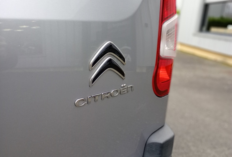 Citroën Berlingo  Van Taille M 650kg BlueHDi 130 EAT8 *Attelage *Protec intérieure bois *Distrib OK