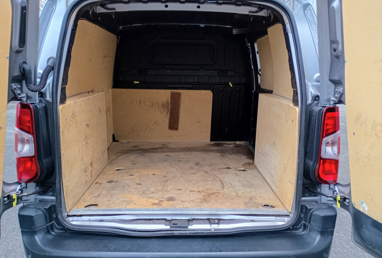 Citroën Berlingo  Van Taille M 650kg BlueHDi 130 EAT8 *Attelage *Protec intérieure bois *Distrib OK